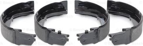 BOSCH 0 986 487 932 - Комплект тормозов, ручник, парковка unicars.by