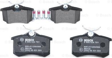 BOSCH 0 986 424 751 - Тормозные колодки, дисковые, комплект unicars.by