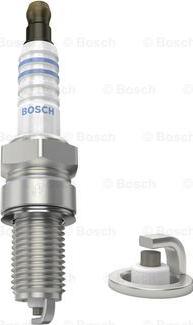 BOSCH 0 241 145 500 - Свеча зажигания unicars.by