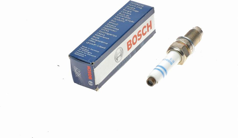 BOSCH 0 241 135 520 - Свеча зажигания unicars.by