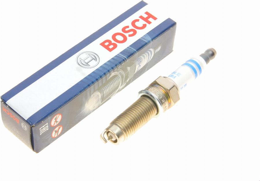 BOSCH 0 242 140 523 - Свеча зажигания unicars.by