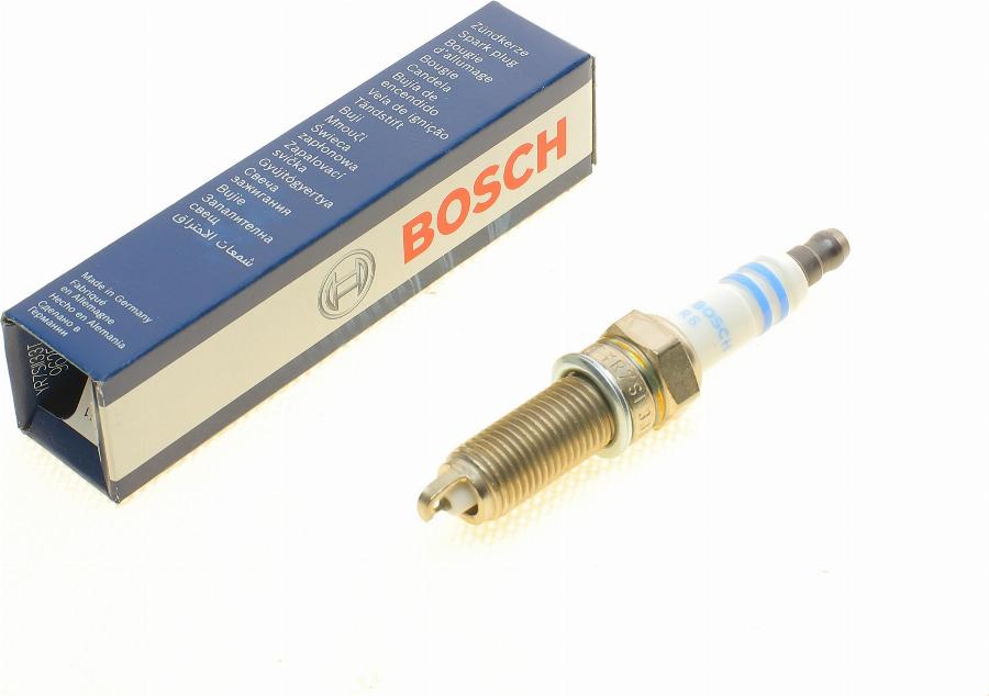 BOSCH 0 242 135 556 - Свеча зажигания unicars.by