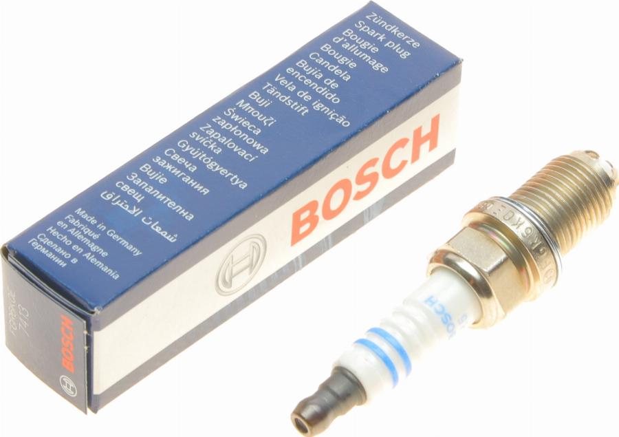 BOSCH 0 242 240 587 - Свеча зажигания unicars.by