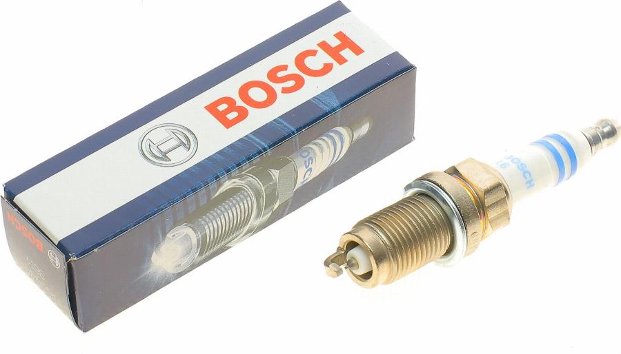 BOSCH 0 242 240 675 - Свеча зажигания unicars.by