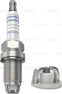 BOSCH 0 242 235 914 - Свеча зажигания unicars.by