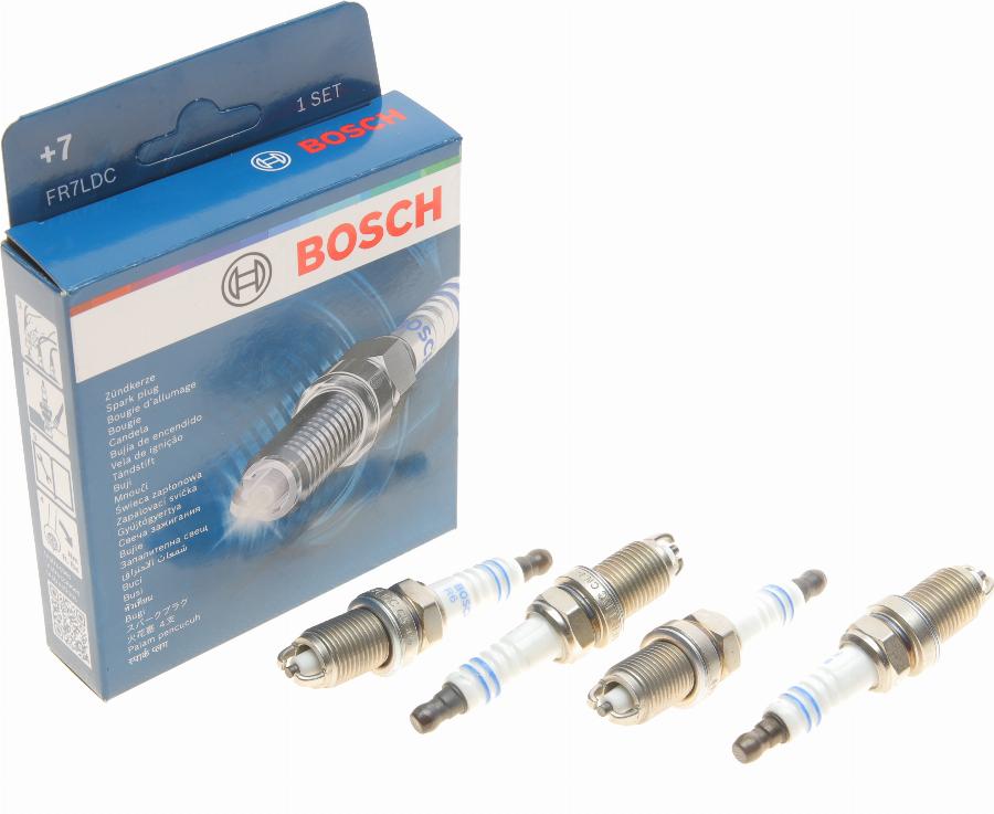 BOSCH 0 242 235 914 - Свеча зажигания unicars.by