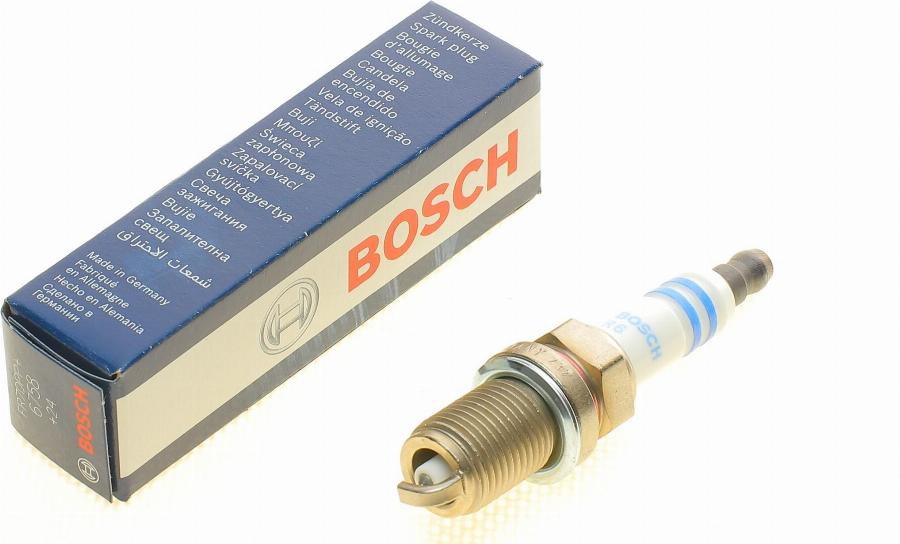 BOSCH 0 242 235 749 - Свеча зажигания unicars.by