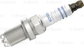 BOSCH 0 242 235 748 - Свеча зажигания unicars.by