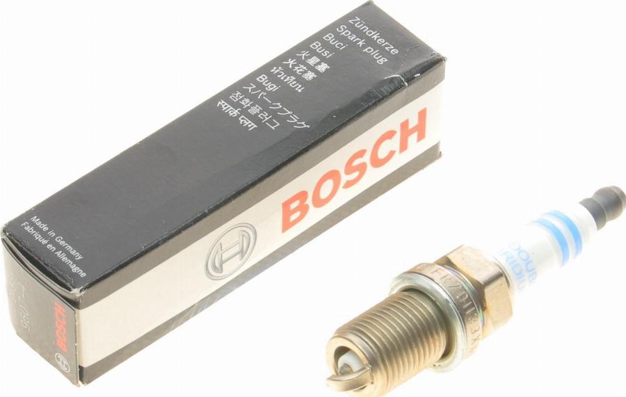 BOSCH 0 242 236 596 - Свеча зажигания unicars.by