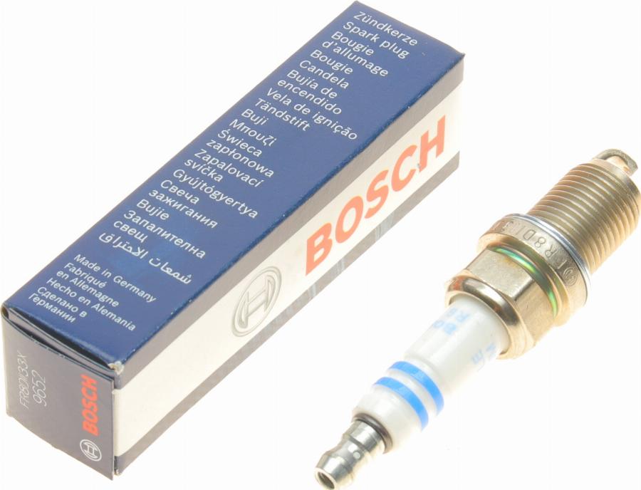 BOSCH 0 242 230 534 - Свеча зажигания unicars.by