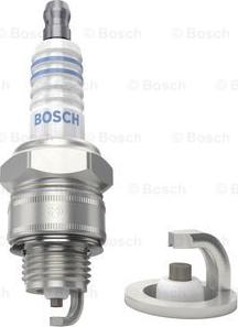 BOSCH 0 242 235 665 - Свеча зажигания unicars.by