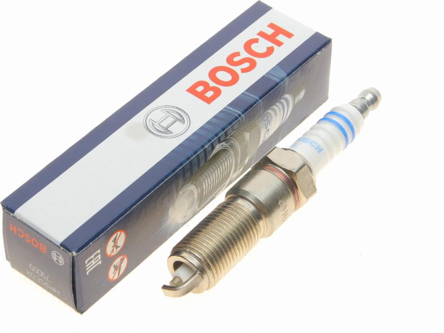 BOSCH 0 242 225 668 - Свеча зажигания unicars.by