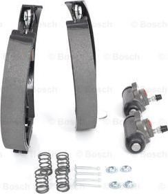 BOSCH 0 204 114 543 - Комплект тормозных колодок, барабанные unicars.by