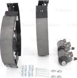 BOSCH 0 204 114 551 - Комплект тормозных колодок, барабанные unicars.by