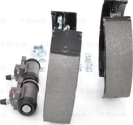 BOSCH 0 204 114 534 - Комплект тормозных колодок, барабанные unicars.by