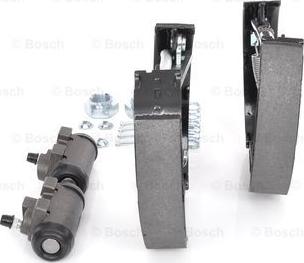 BOSCH 0 204 114 524 - Комплект тормозных колодок, барабанные unicars.by