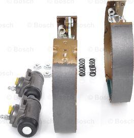 BOSCH 0 204 114 127 - Комплект тормозных колодок, барабанные unicars.by