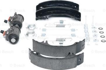 BOSCH 0 204 113 598 - Комплект тормозных колодок, барабанные unicars.by