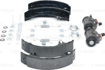 BOSCH 0 204 113 598 - Комплект тормозных колодок, барабанные unicars.by