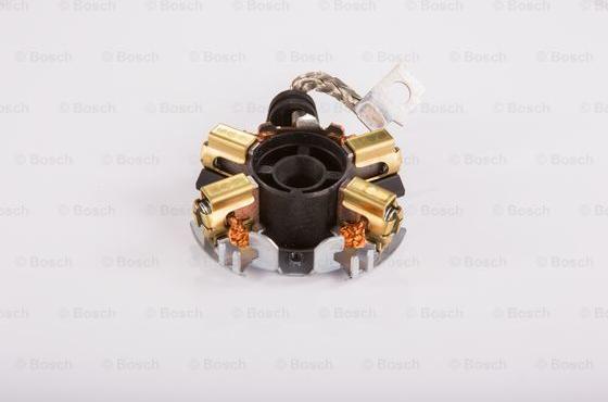 BOSCH 1 004 336 408 - Кронштейн, угольная щетка unicars.by