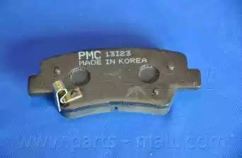 Parts-Mall PKB-037-S - Тормозные колодки, дисковые, комплект unicars.by